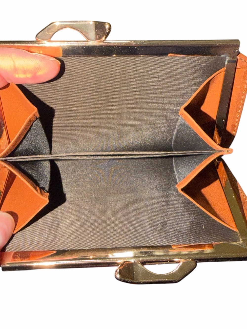 VINTAGE Cream & Brown Leather-Trim Wallet with Gold Frame - Picture 6 of 7